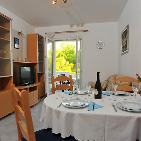 Apartment Mariner Sutivan